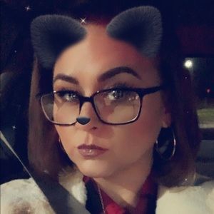 Meet your Posher, Courtney